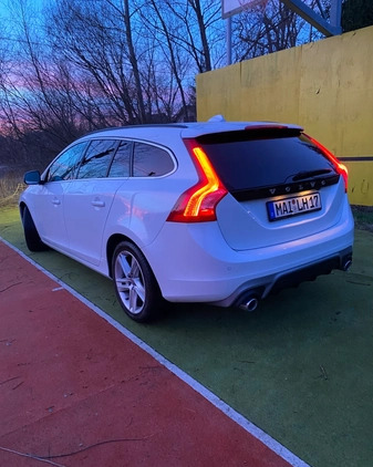 Volvo V60 cena 103300 przebieg: 67450, rok produkcji 2017 z Nowogród Bobrzański małe 781